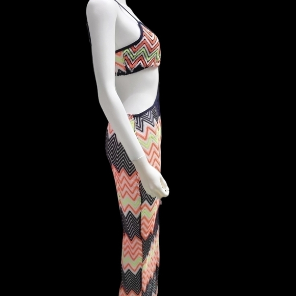 Day & Night Sleeveless Cut Out Multi Print Maxi Dress - Picture 7 of 8
